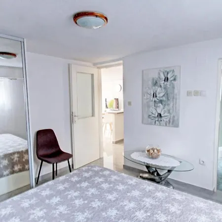 Apartment Kondric Vinjerac